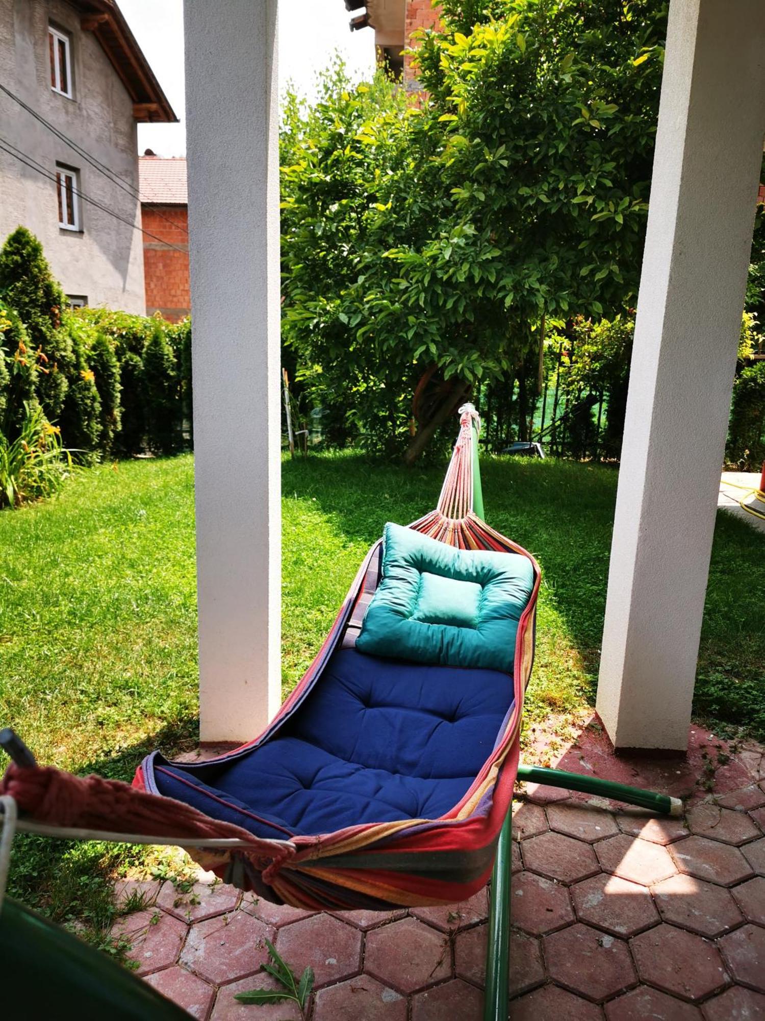 Rest & Recharge 4Bdr Apt- Free Parking, Ac & Garden Sarajevo Ngoại thất bức ảnh