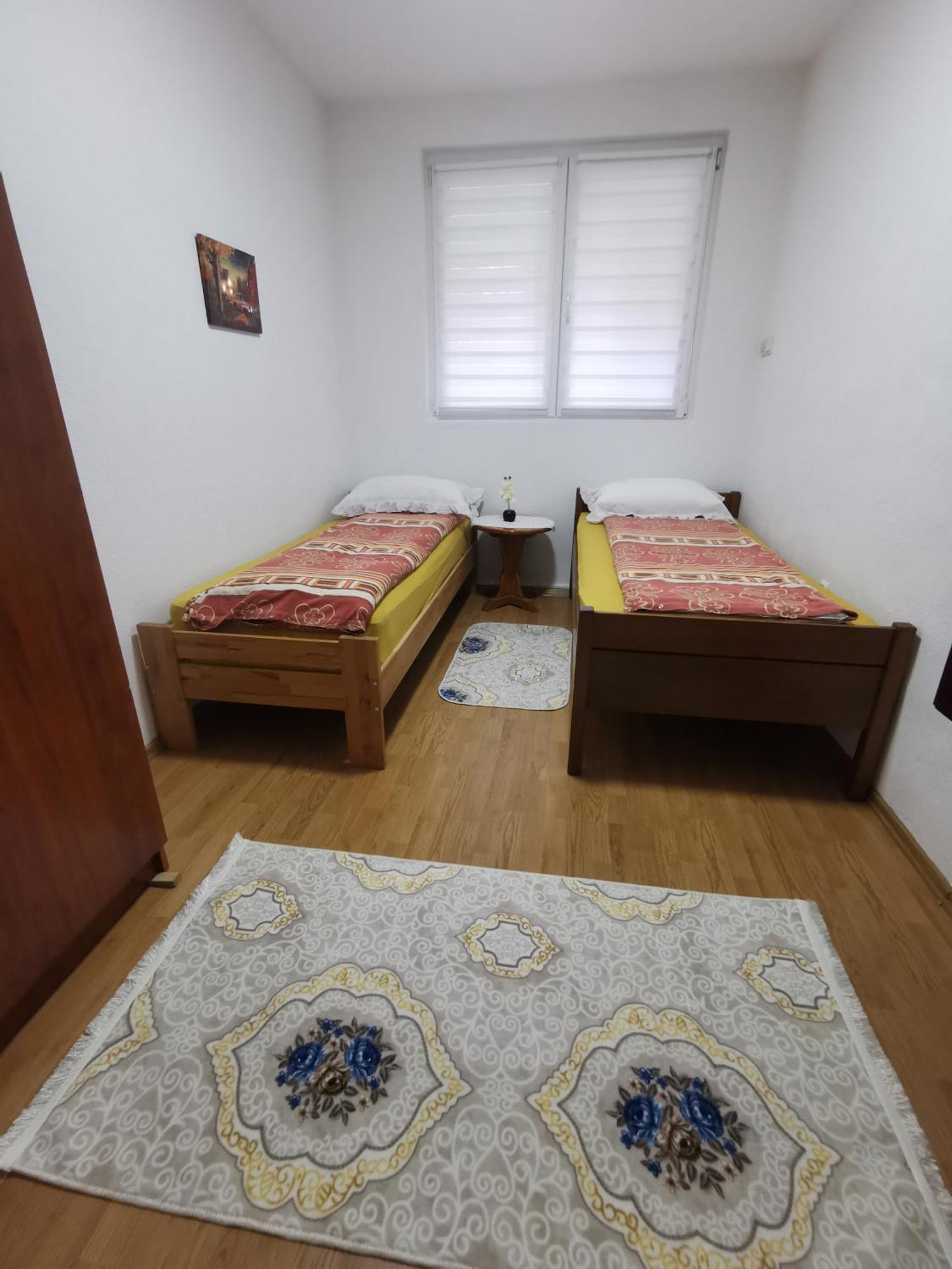 Rest & Recharge 4Bdr Apt- Free Parking, Ac & Garden Sarajevo Ngoại thất bức ảnh
