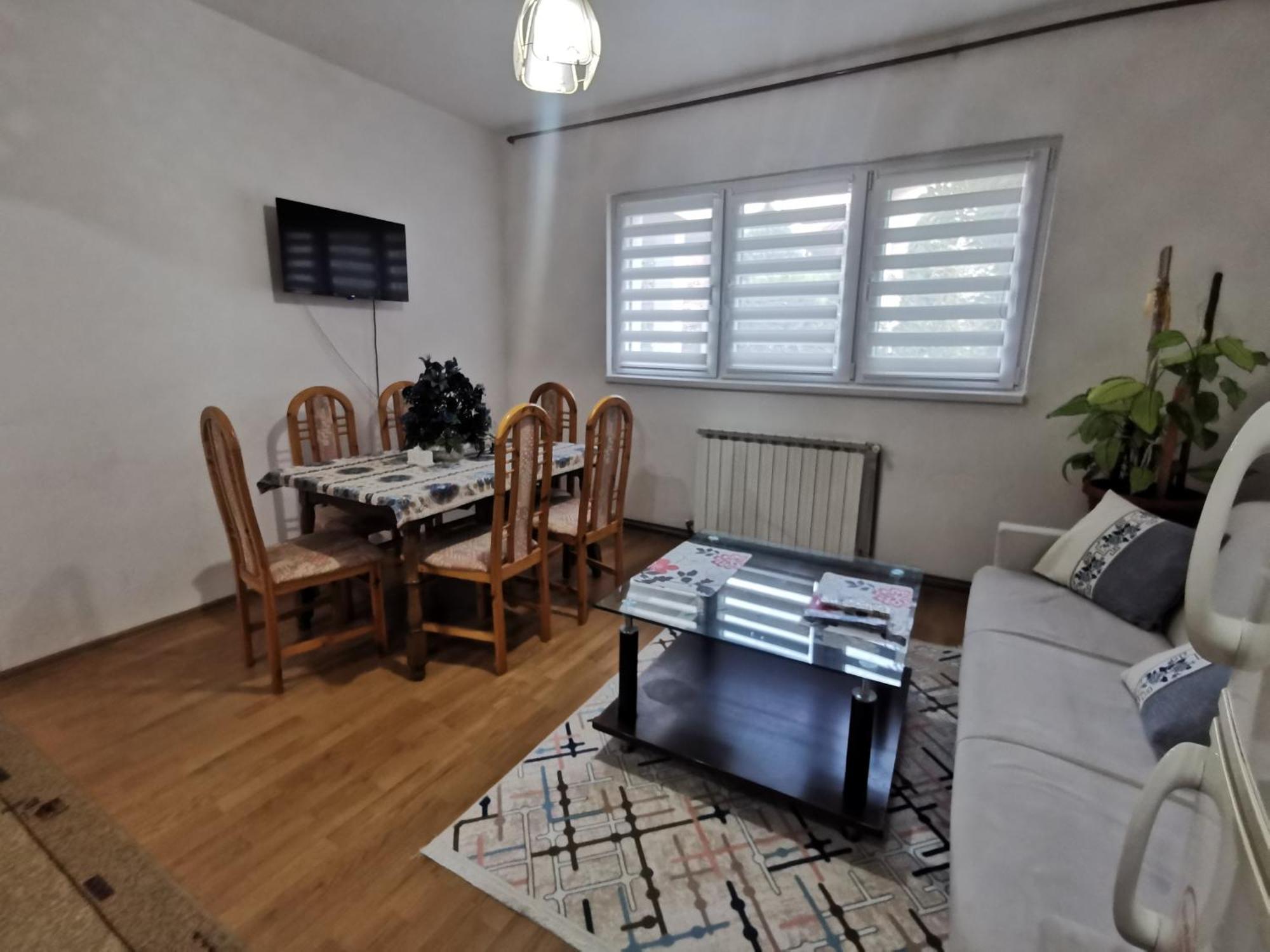 Rest & Recharge 4Bdr Apt- Free Parking, Ac & Garden Sarajevo Ngoại thất bức ảnh