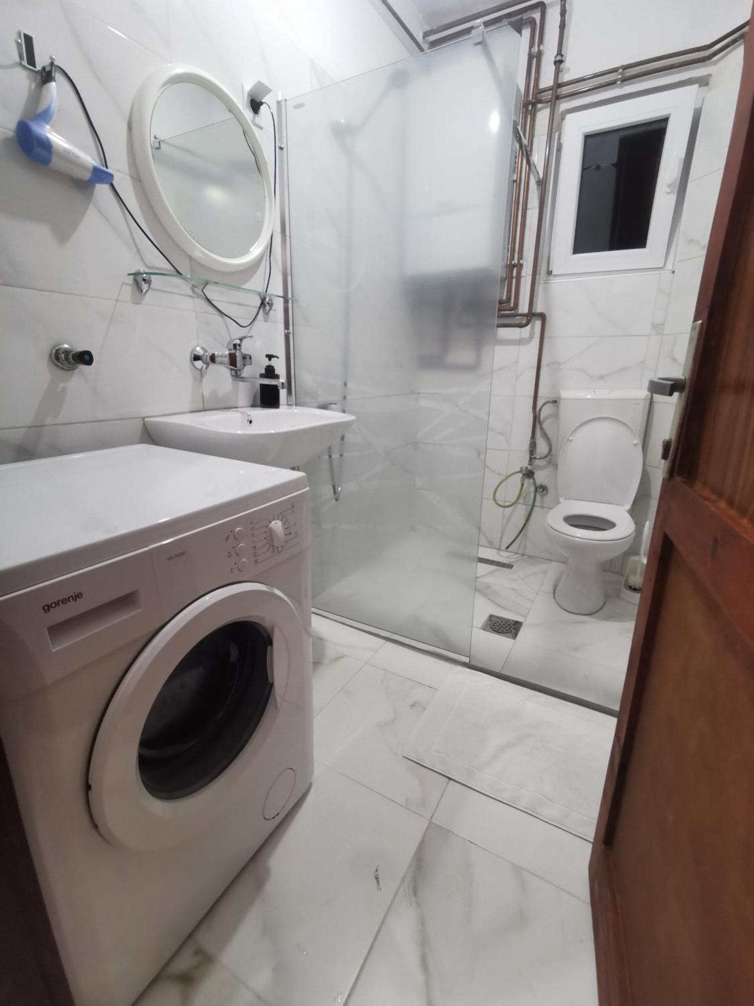 Rest & Recharge 4Bdr Apt- Free Parking, Ac & Garden Sarajevo Ngoại thất bức ảnh