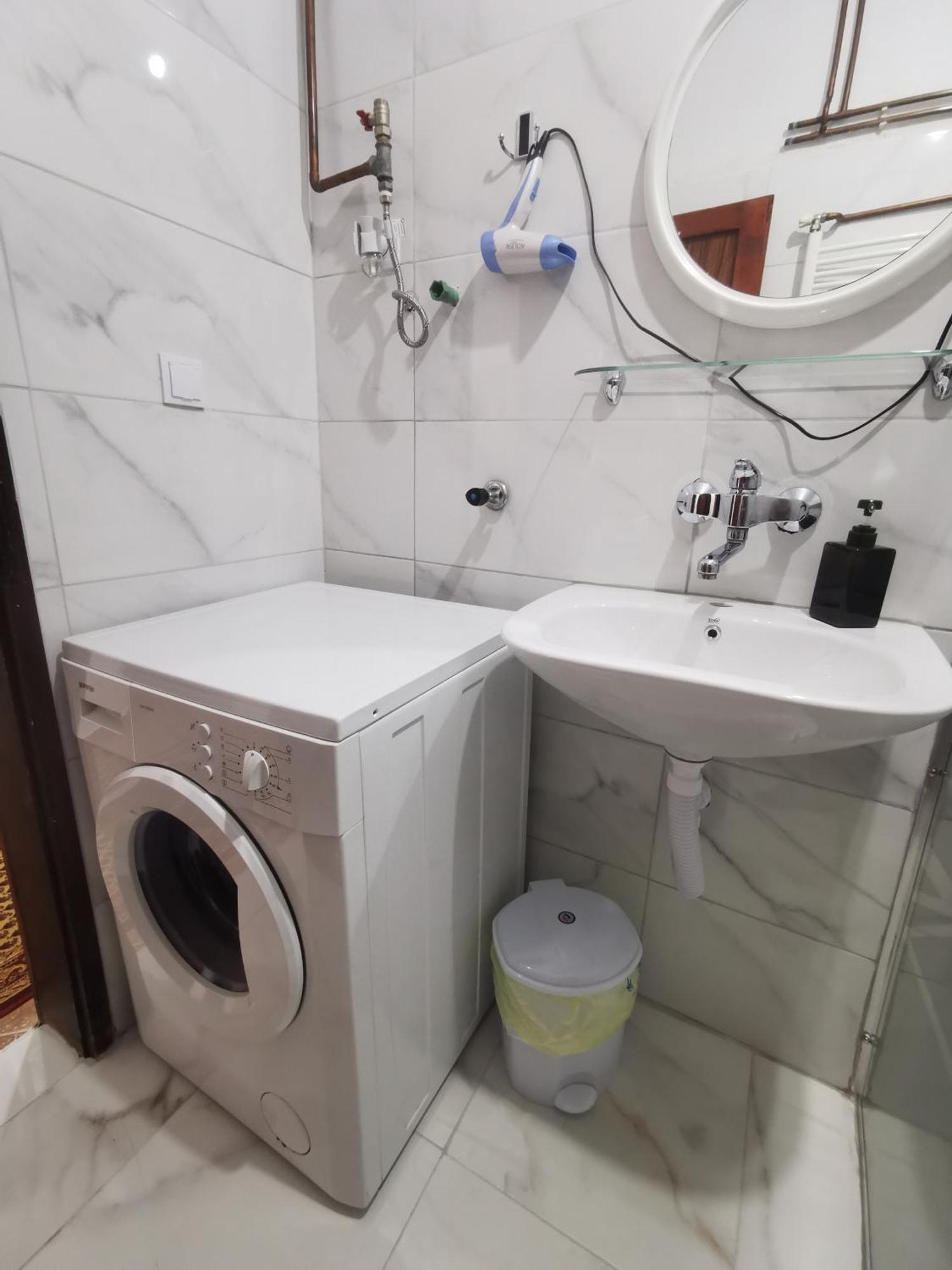 Rest & Recharge 4Bdr Apt- Free Parking, Ac & Garden Sarajevo Ngoại thất bức ảnh